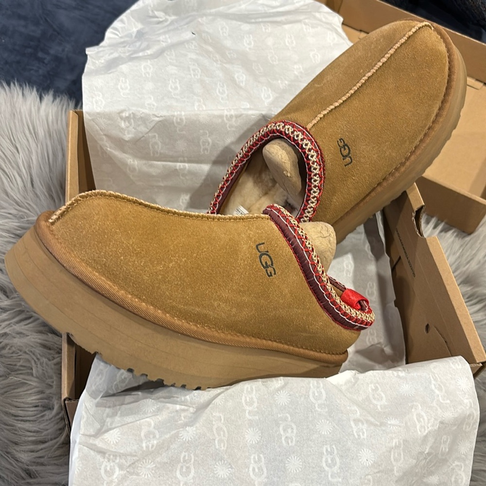 Ugg Tasman Slippers Platform Size 8 Eu 40 Adult